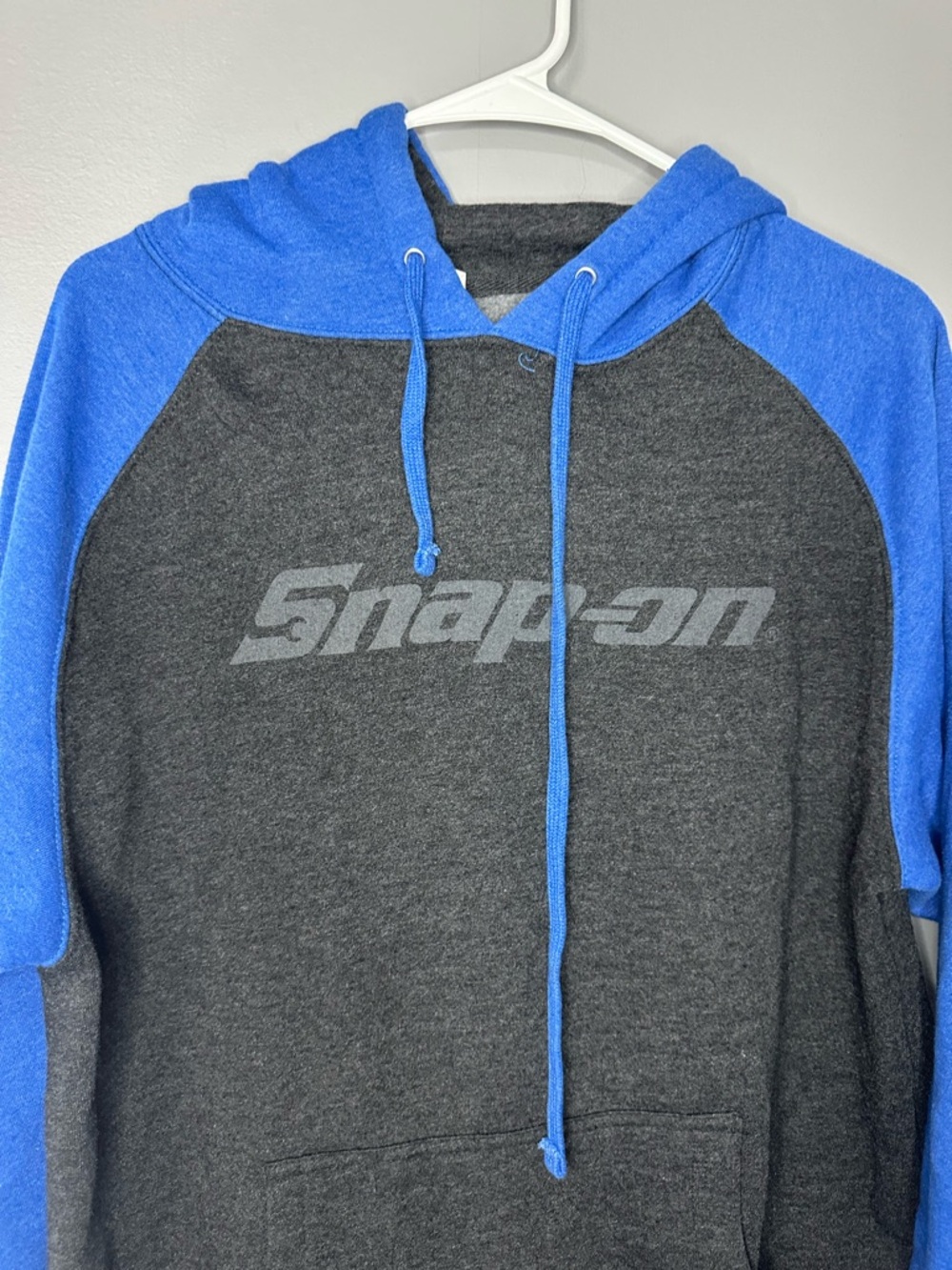 Snap On Men’s Two-Tone Blue and Charcoal Hooded Pullover - Picture 7 of 13